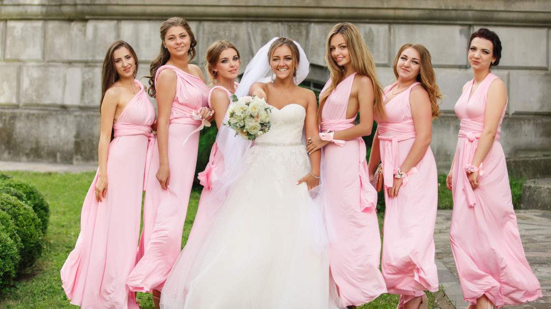 Her Bridesmaid Spilled Red Wine On Her Wedding Dress Before She Even ...