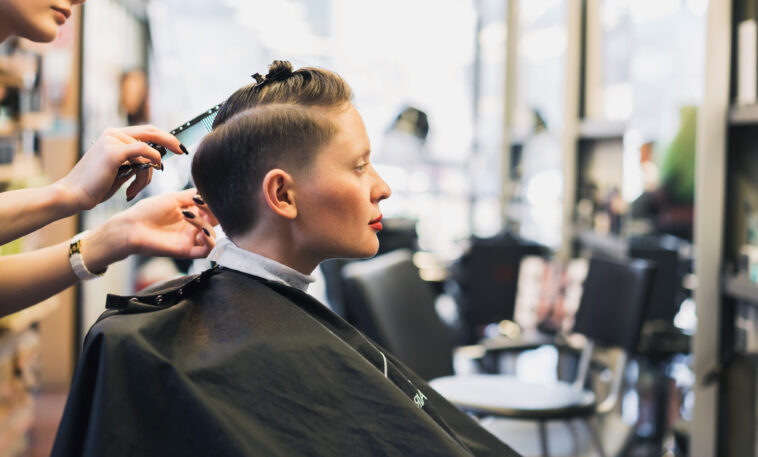 Barber Shaves His Head in Solidarity With Mother Fighting Cancer