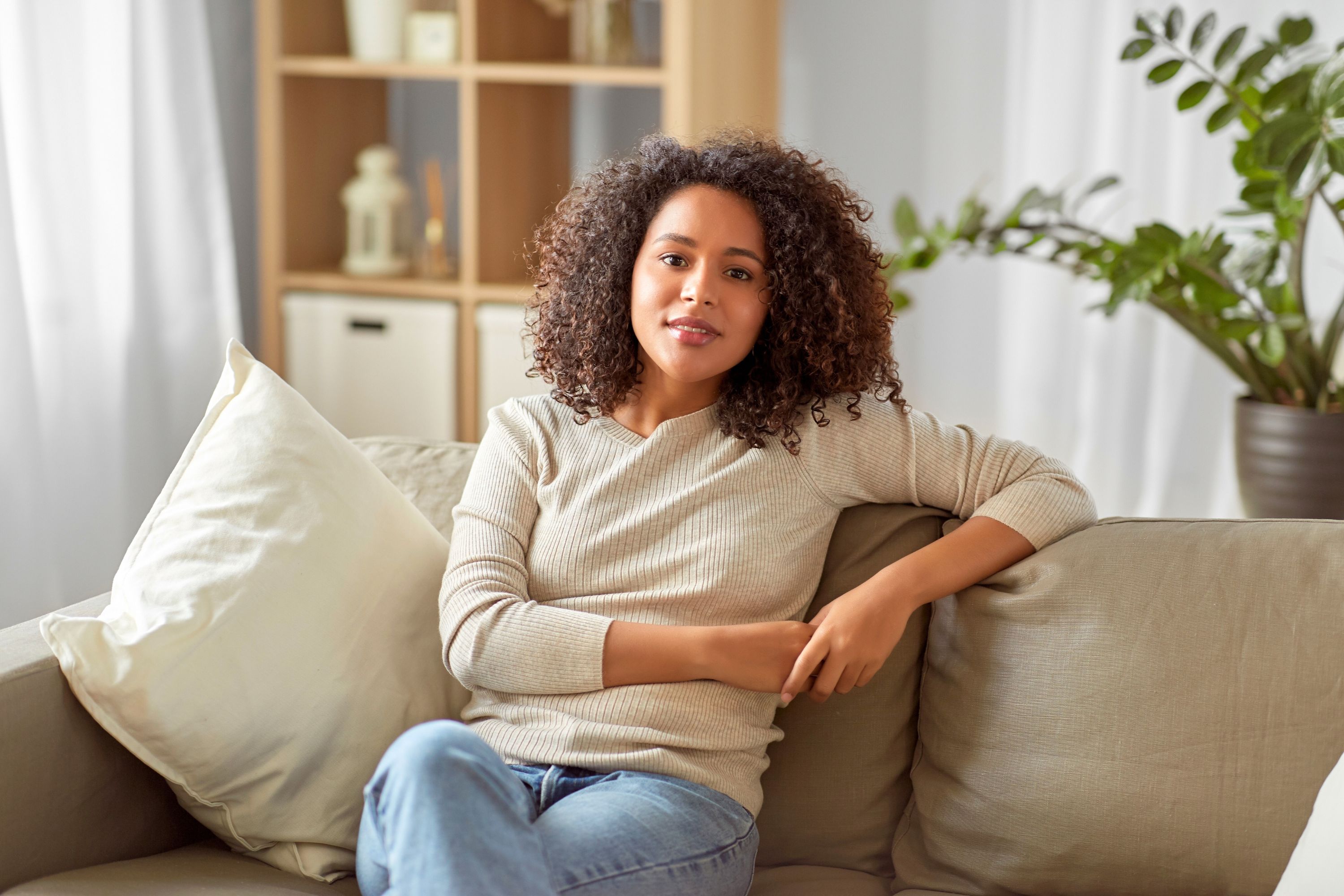 Her boyfriend has removed all the doors in their house, saying it would help them build a deeper connection, but the lack of privacy just makes her uncomfortable