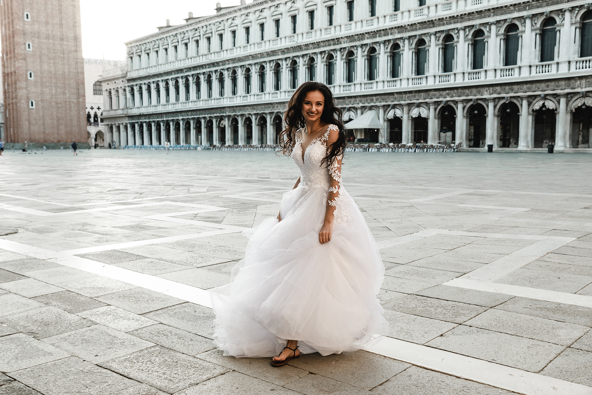 Her brother asked her to be his wedding photographer, but then she insulted the bride – Chip Chick