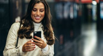 She Gave Her Mom The Passcode To Her Dad’s Phone, And He Got Exposed For Regularly Talking To And Meeting Up With A Young Female Customer From His Cafe