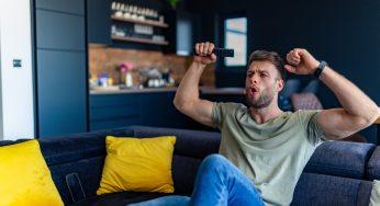 After One Date With A Guy, He Ordered A TV To Hang In Her House And Sat Around Watching Sports All Weekend